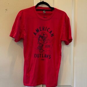 Medium American Outlaws T-Shirt -red